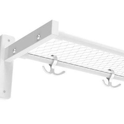 Närbild på hatthylla serie 300 1-plan med vit konsol och vitt nät.